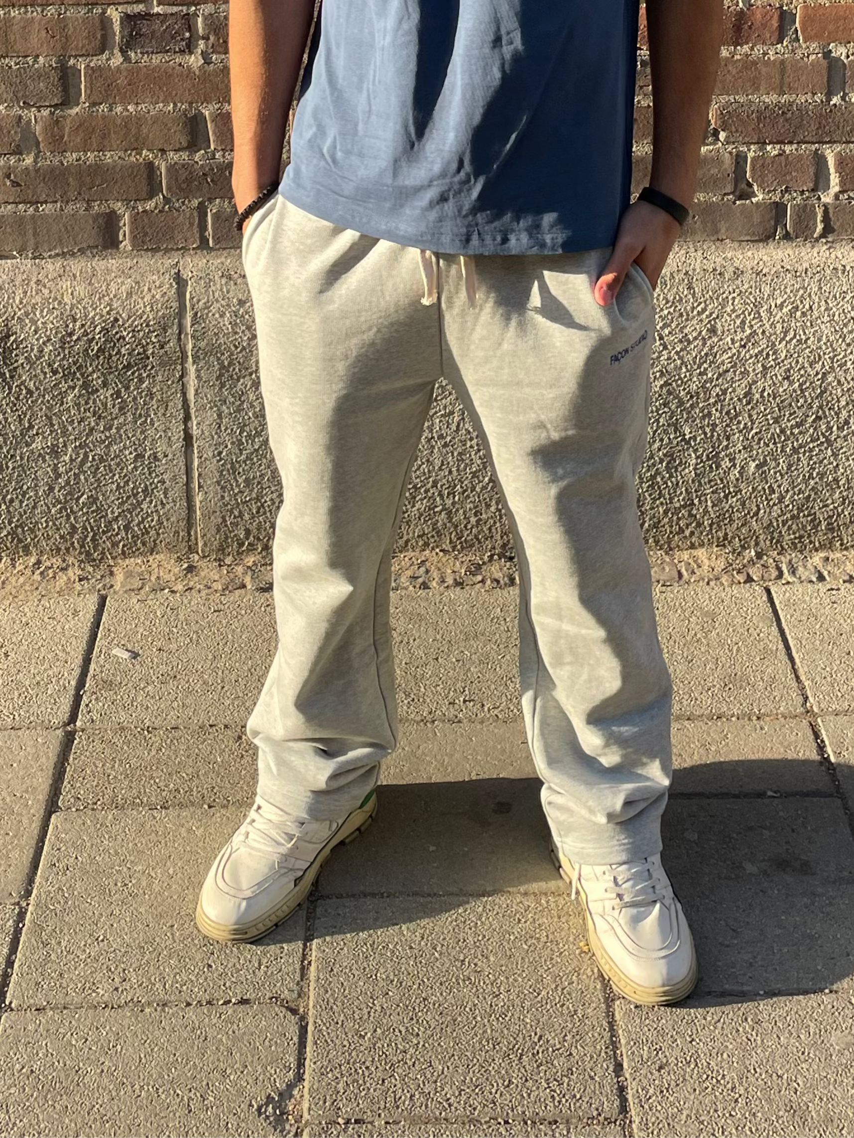 MI VIDA ES UN RODEO SWEATPANTS GREY