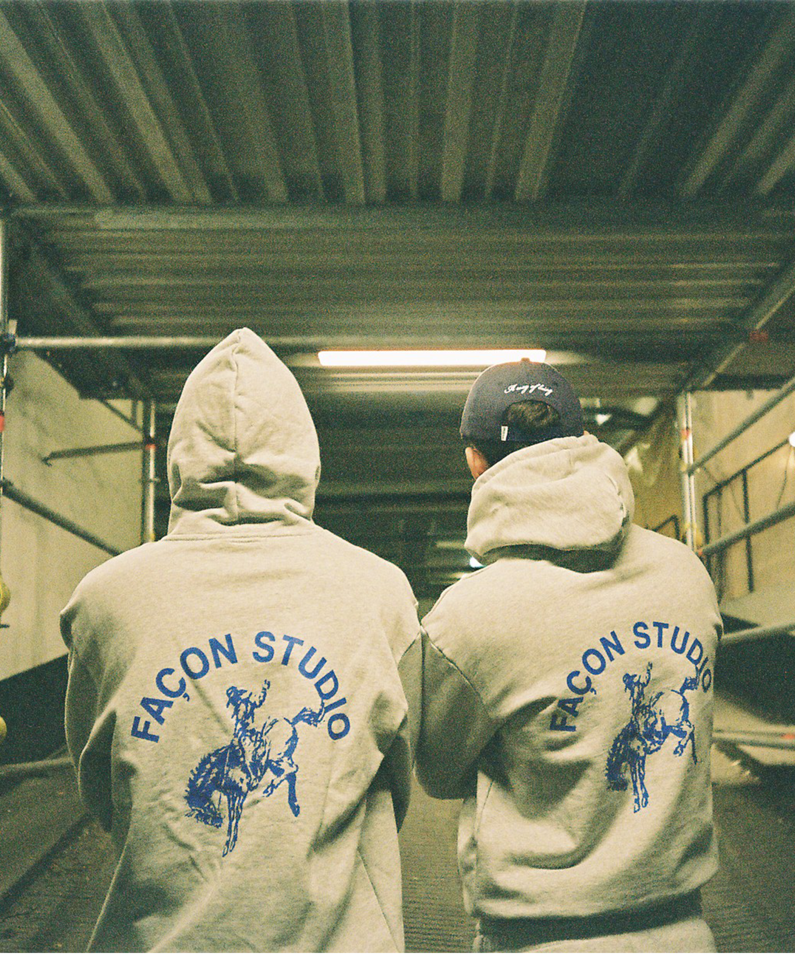 Mi Vida Es Un Rodeo Hoodie Grey